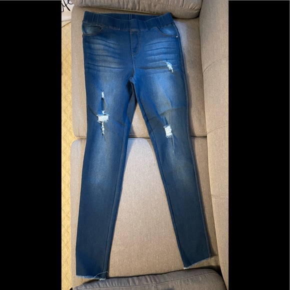 2025 SALE NWOT style bundle👖each has a pic 1-1/20or 2/25☀️price sizes m and L - Picture 3 of 8